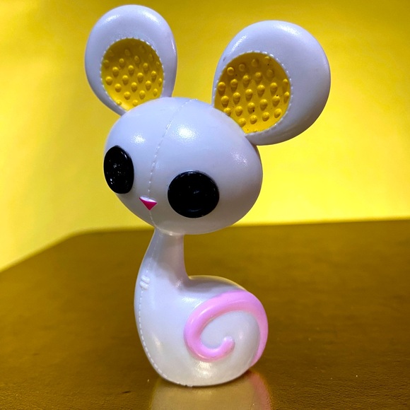 LALALOOPSY PET WHITE MOUSE FIGURE FOR CRUMBS SUGAR COOKIE DOLL MGA 3” RARE - Picture 4 of 7